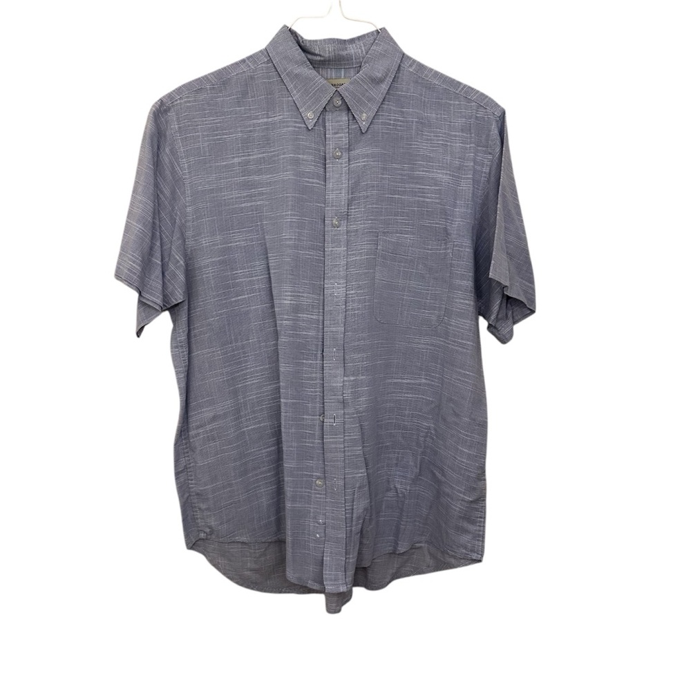 Haggar Men’s Front Button Light Blue Short Sleeve Shirt Large